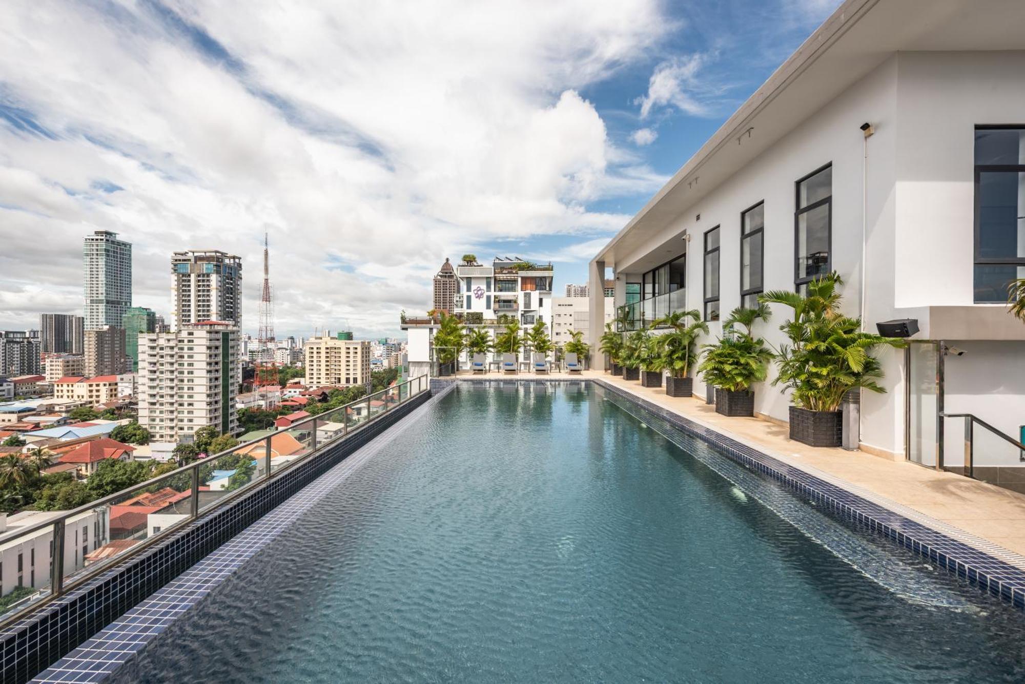 Mansion 51 Hotel & Apartment Phnom Penh Esterno foto