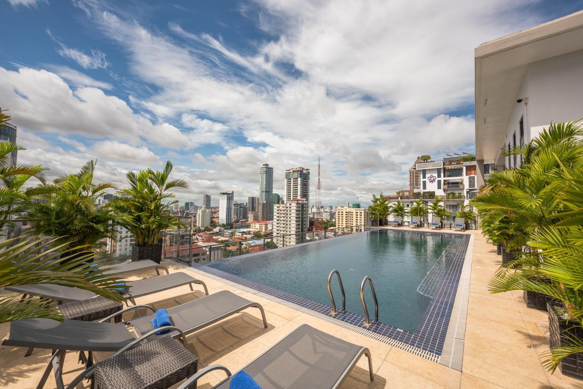 Mansion 51 Hotel & Apartment Phnom Penh Esterno foto