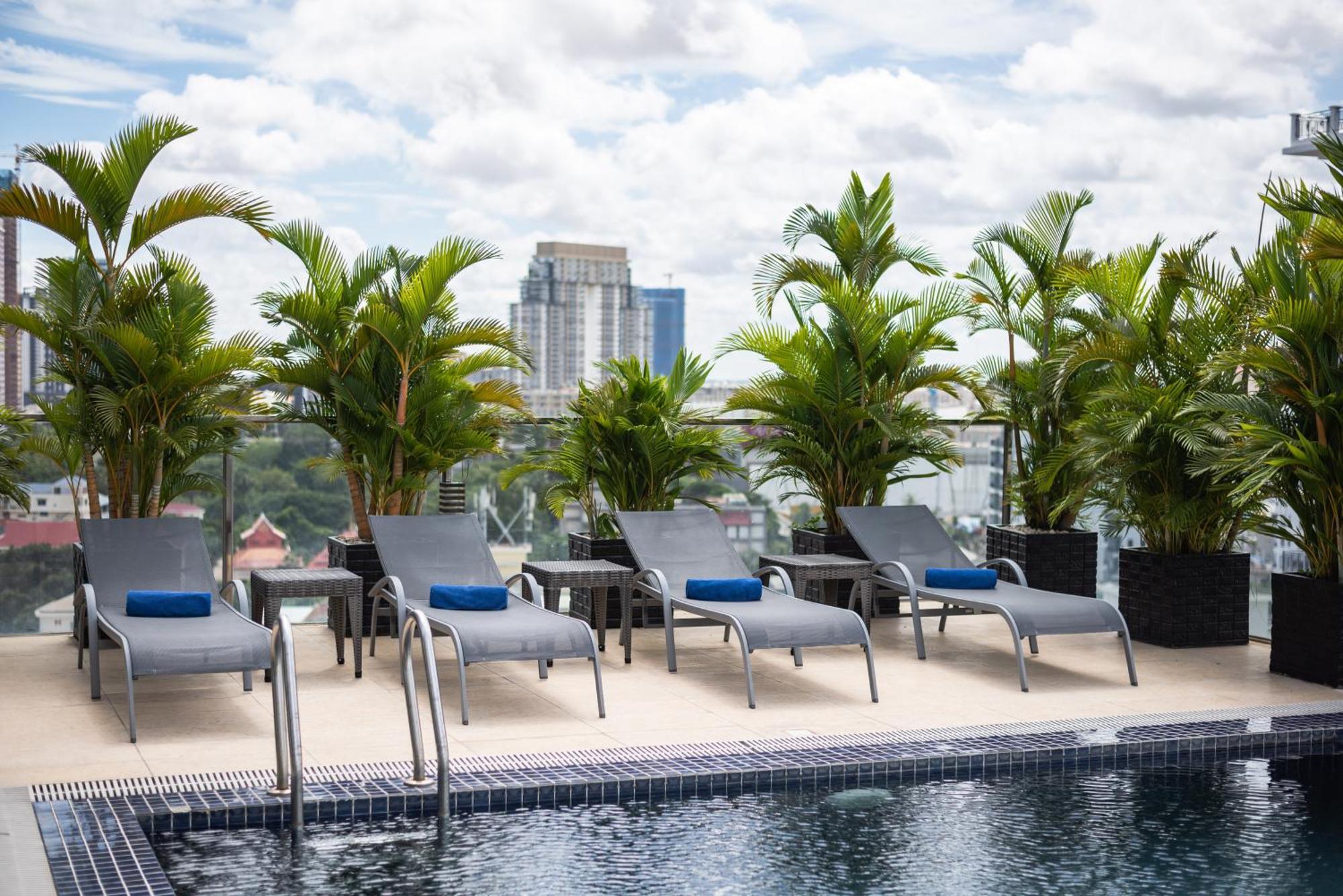 Mansion 51 Hotel & Apartment Phnom Penh Esterno foto