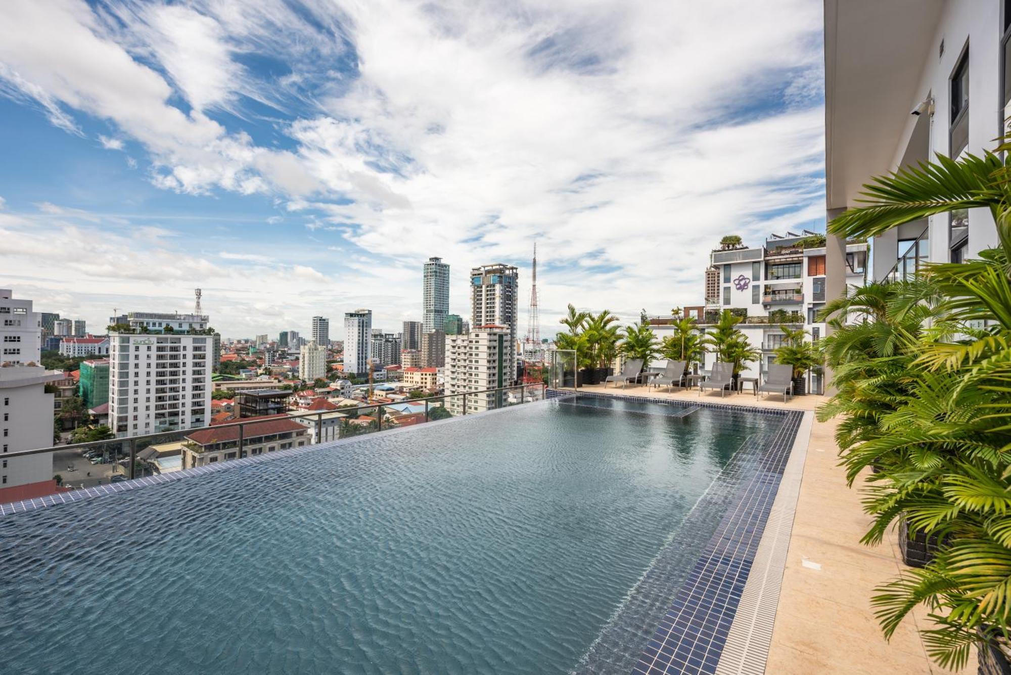 Mansion 51 Hotel & Apartment Phnom Penh Esterno foto
