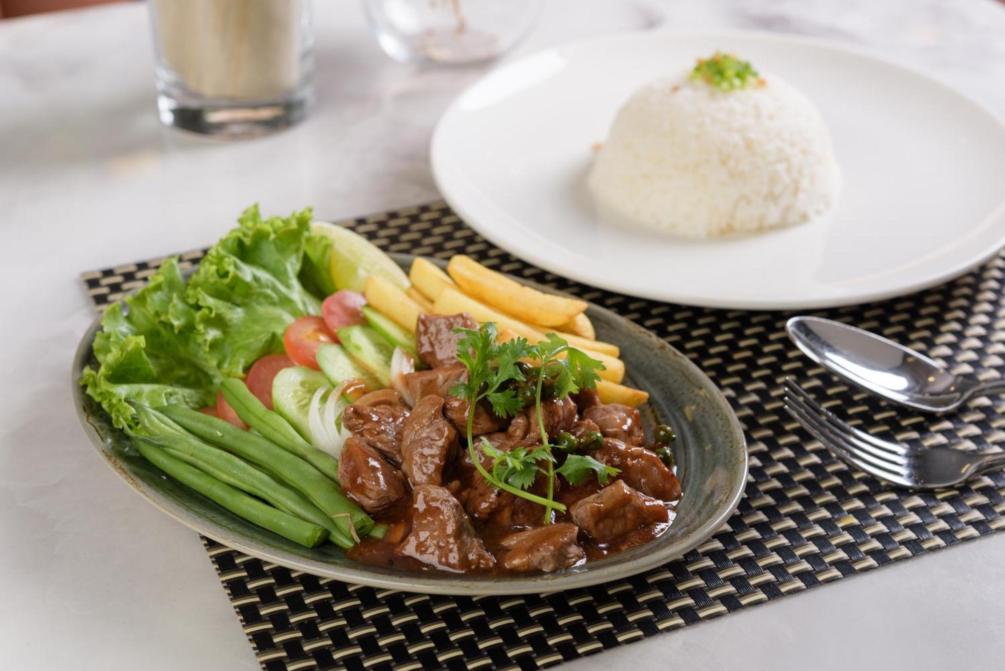 Mansion 51 Hotel & Apartment Phnom Penh Esterno foto