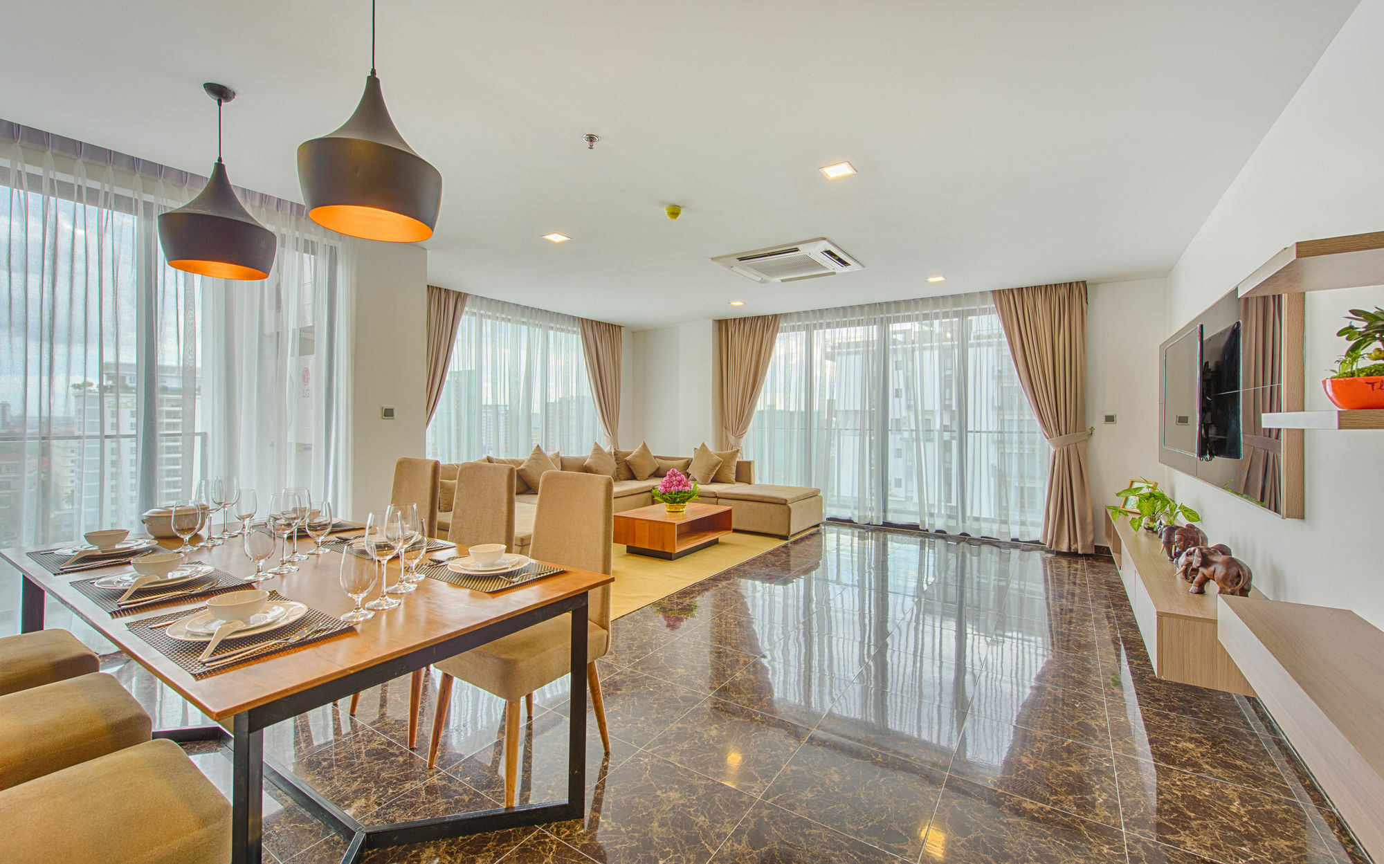 Mansion 51 Hotel & Apartment Phnom Penh Esterno foto