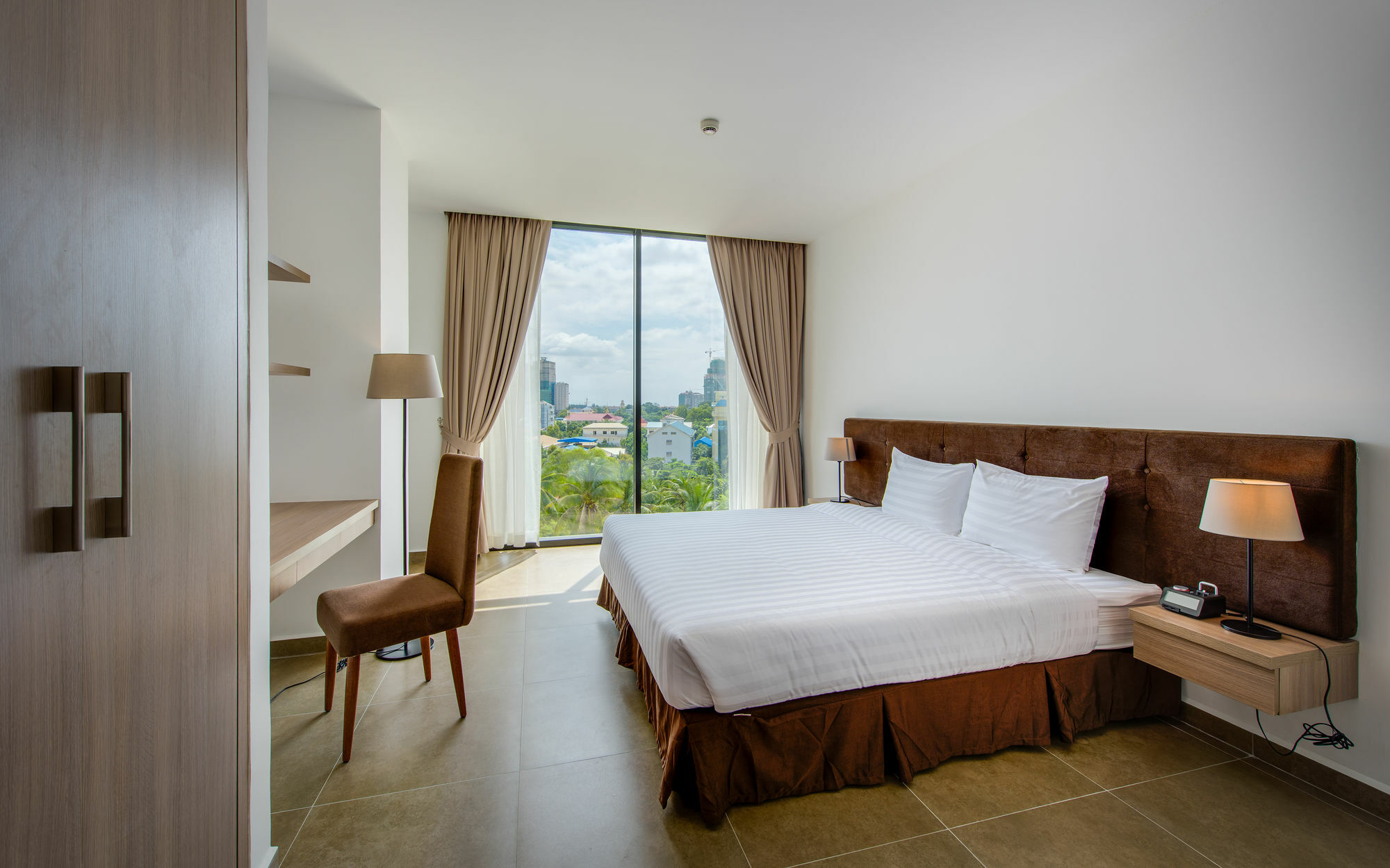 Mansion 51 Hotel & Apartment Phnom Penh Esterno foto